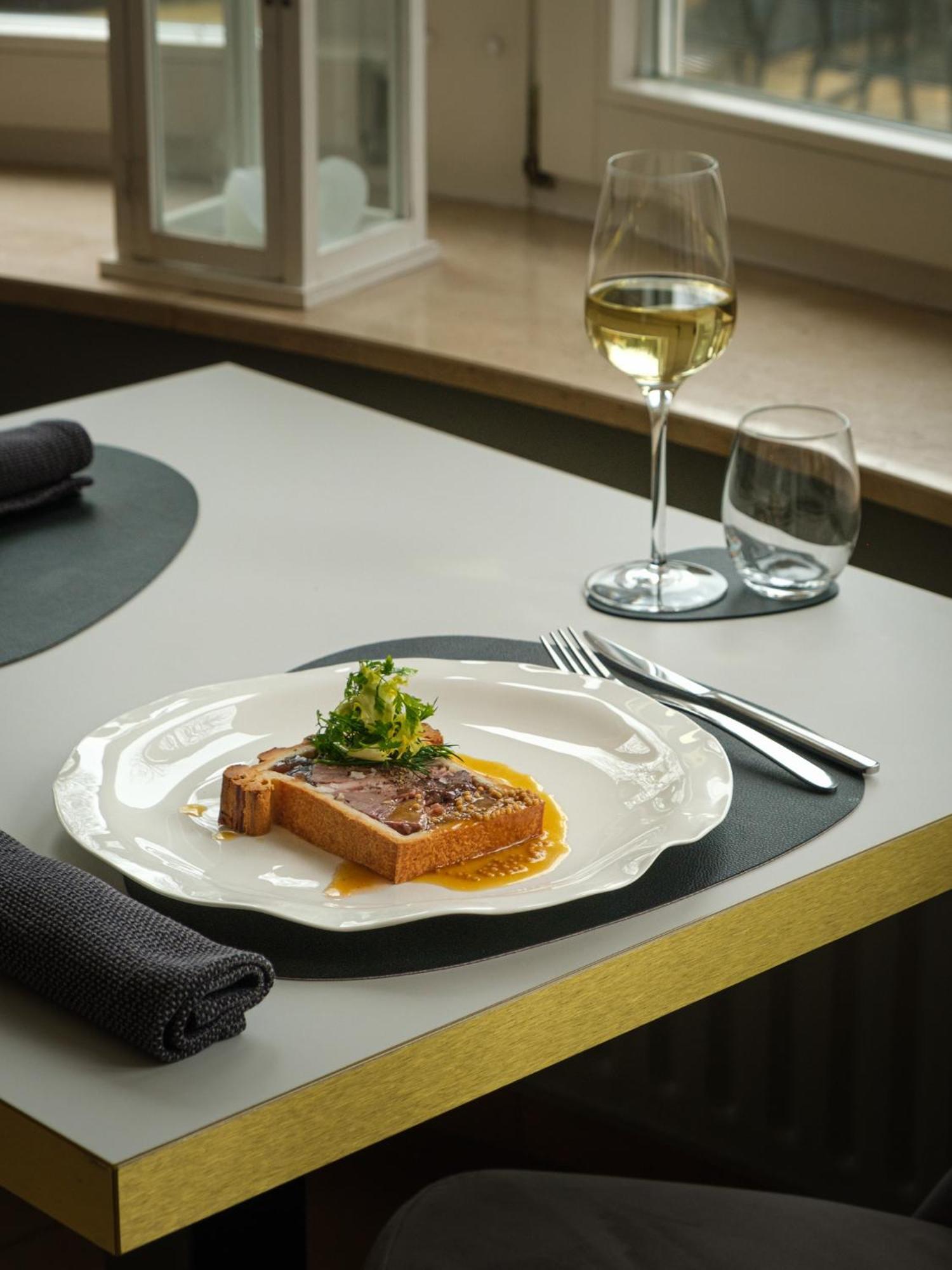 Hotel-Restaurant Beim Schlass Wiltz Ngoại thất bức ảnh